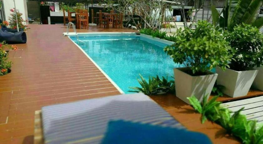 Thousand-Ten Thousand Hotel Bangkok Exterior photo